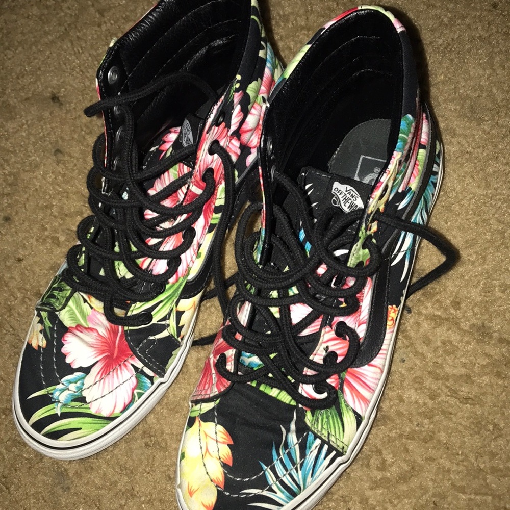 Flowered vans - Picture 1 of 2